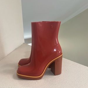 NWNB Melissa Classic‎ Rain Boot in Red. Size 5